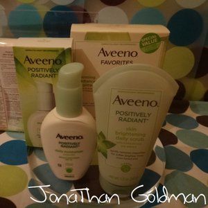 Aveeno Favorites - Positively Radiant Skin Brightening Scrub + Daily Moisturizer